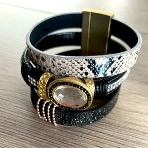Gorgeous leather and crystal bracelet. BNIB